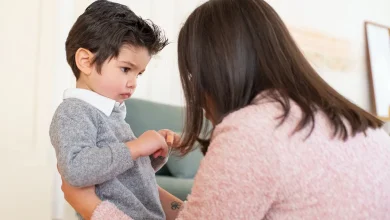 نصائح للتعامل مع تعلق الطفل بأمه